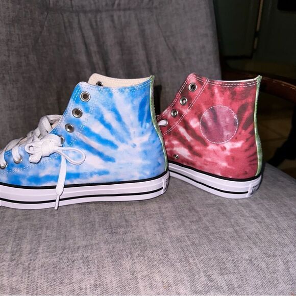💙🩵Nwot converse Chuck Taylor All Star Hi Sneaker – Tie Dye Color- - Picture 11 of 12